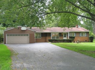 11N682 Howard Ave, Elgin, IL 60124