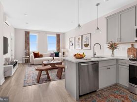 5230 Walnut St, Philadelphia, PA