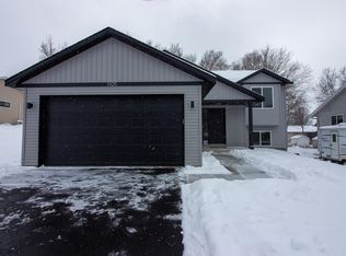 1105 2nd St SE, Faribault, MN 55021