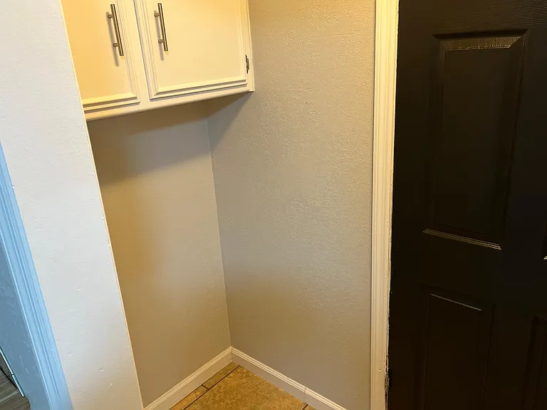 9405 Enid St — Photo 10