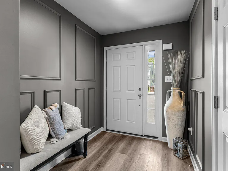 513 Arbutus Ave #A — Photo 3