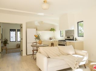 3202 Larissa Dr, Los Angeles, CA 90026