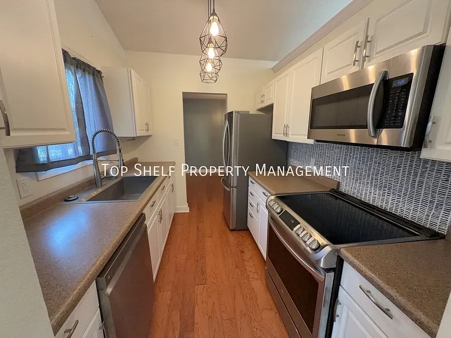 4 bed, 1600 sqft, $2,195 — Photo 3