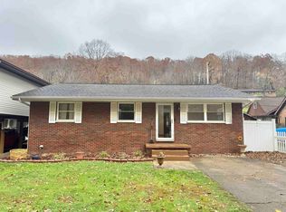 1224 Spring Valley Dr, Huntington, WV 25701