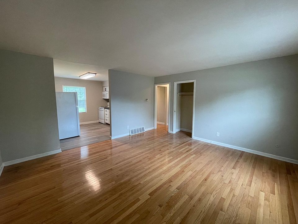 1st image of 495 Rosslyn Ave