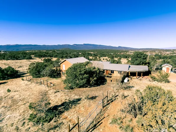 8 Stewart Pl, Tijeras, NM 87059