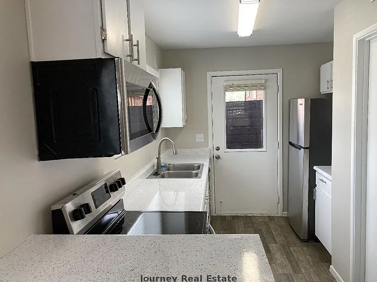 Cedar Ridge Apartments — Photo 4