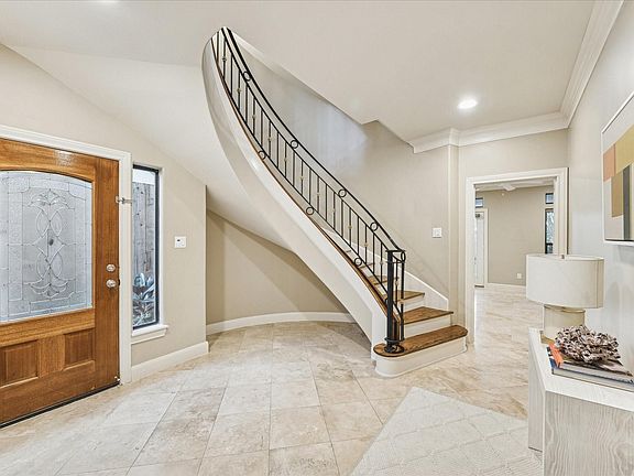 3rd image of 1712 McDuffie St