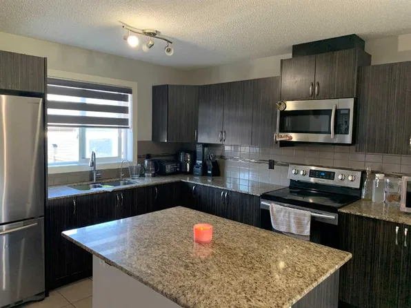 222 NW Skyview Ranch Blvd NE, Calgary, AB T3N 0K9