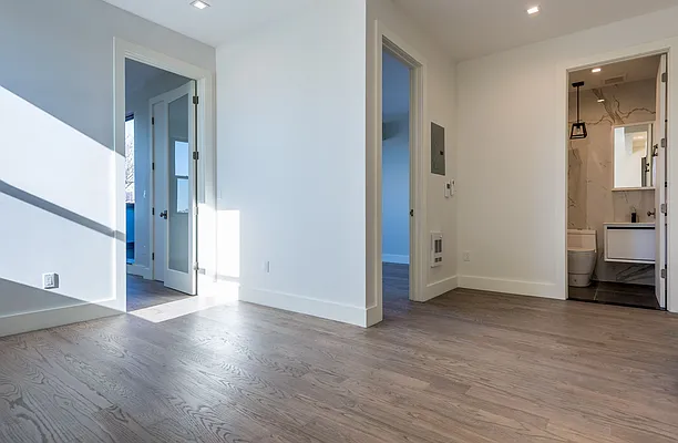 Rented by Nooklyn NYC LLC | media 41