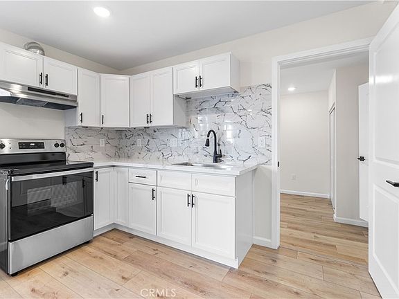 5th image of 523 W 12th St #5