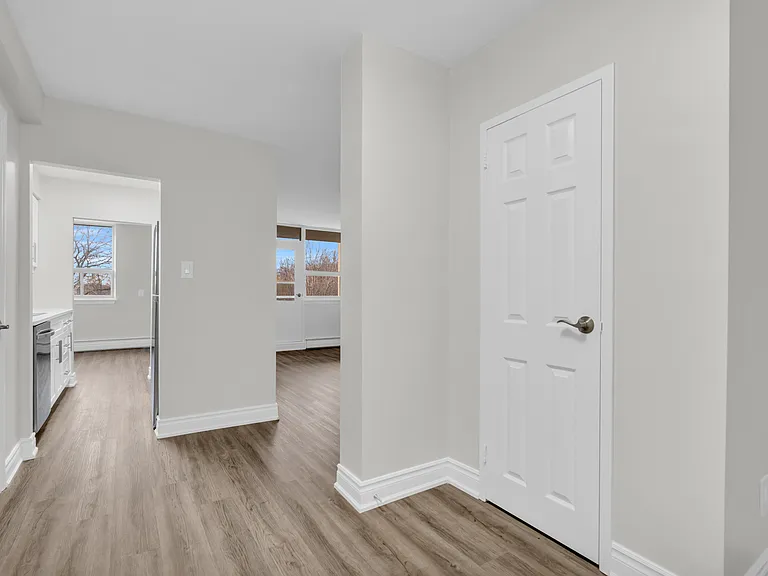 3189 King St E — Photo 6
