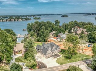 3074 Lake Shore Rd, Denver, NC 28037