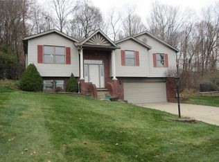 520 Snazzy Cir SW, New Philadelphia, OH 44663