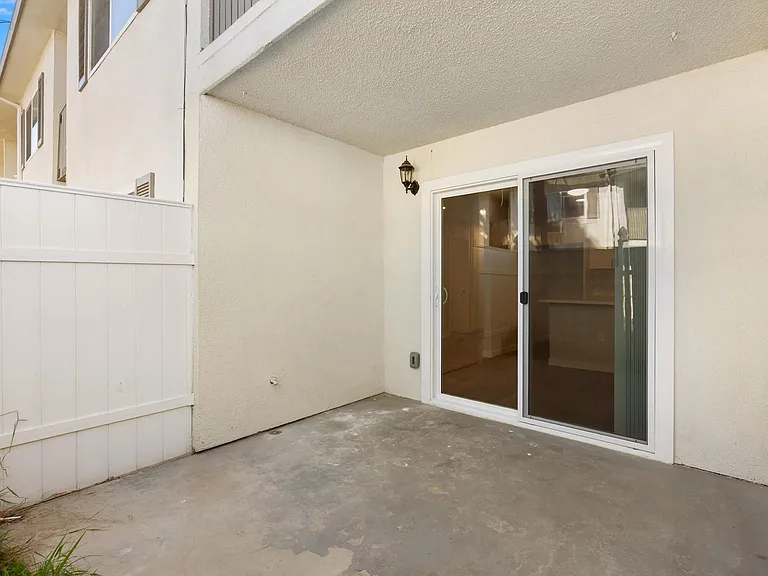 Concorde Apartments - Riverside, CA — Photo 19