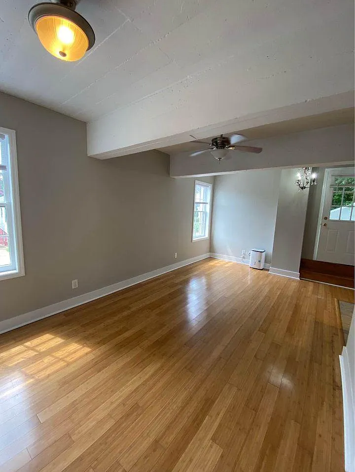 1281 W 4th St — Photo 1
