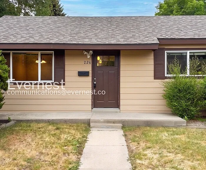 226 Columbine Ct — Photo 1