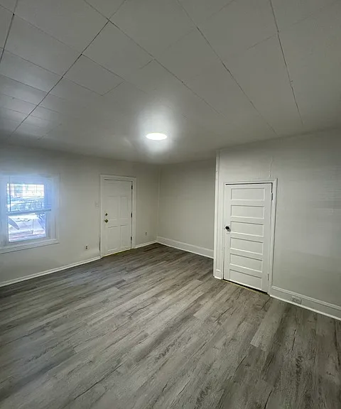 306 Walnut St — Photo 9