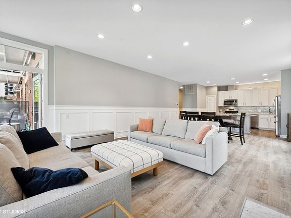 3rd image of 950 W Huron St Unit 201
