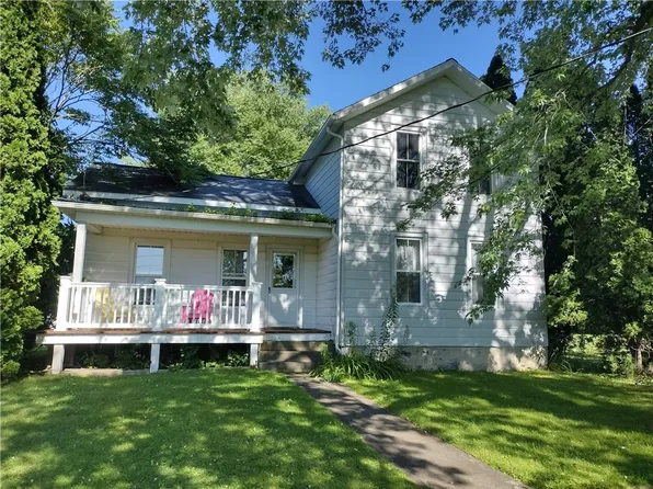 11 Sibley St, Clyde, NY 14433