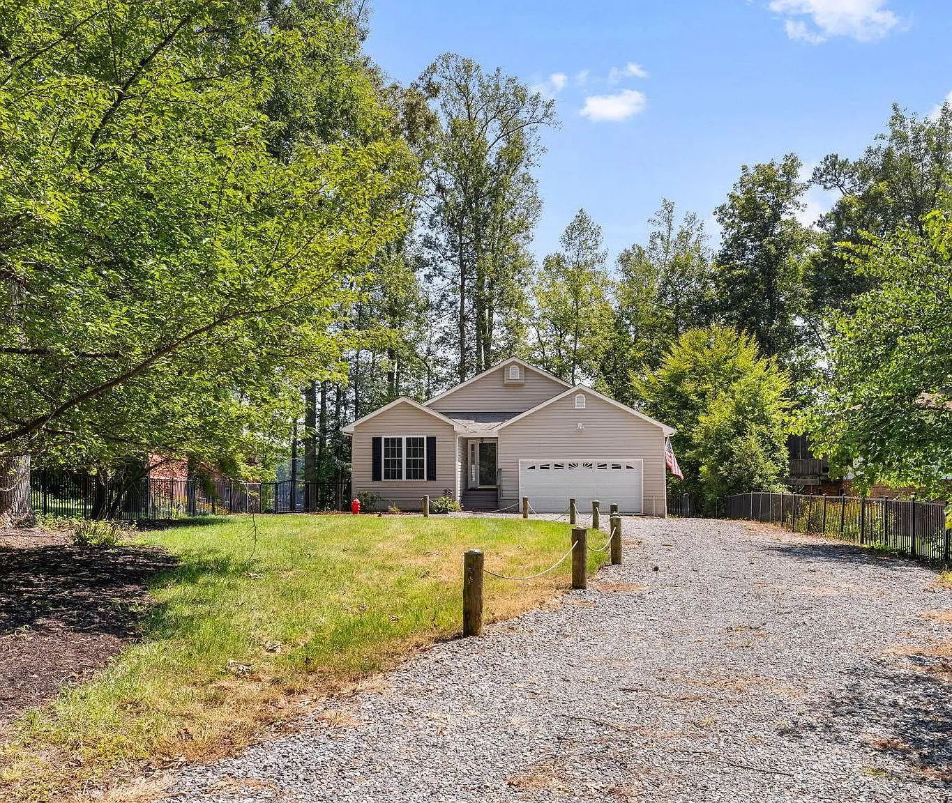3 bed, 3.0 bath, 3276 sqft, $3,850 — Photo 1