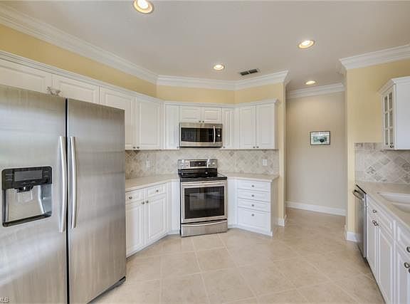 5th image of 9251 Indigo Isle Ct APT 102