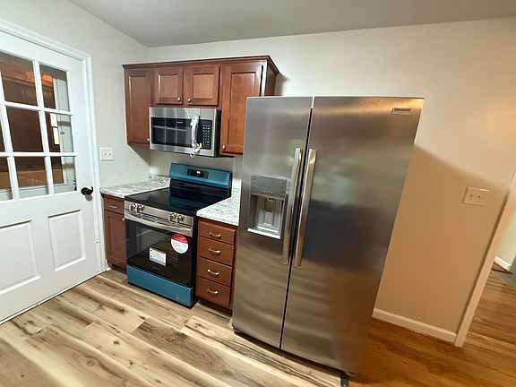 3rd image of 723 Pyrtle Dr
