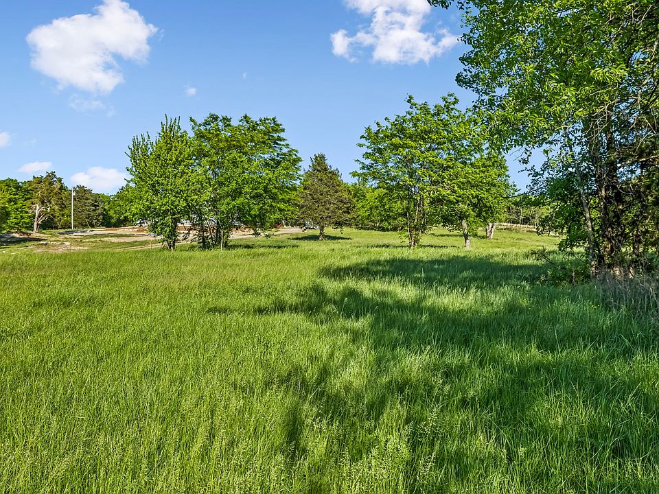 1st image of 10567 Versailles Rd