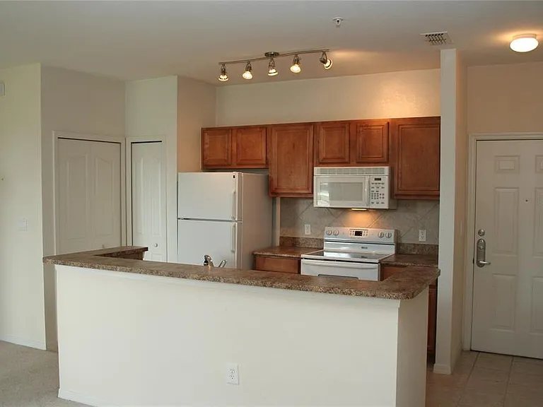 8341 38th Street Cir E #107 — Photo 3