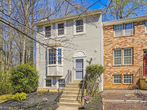 2nd image of 10008 Chestnut Wood Ln
