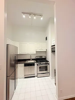 Kitchen, photo 1