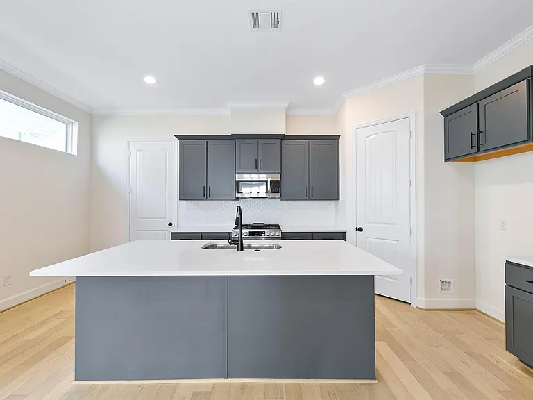 946 Judiway St — Photo 8