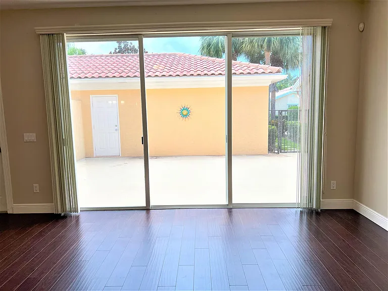 3368 Greenway Dr — Photo 11