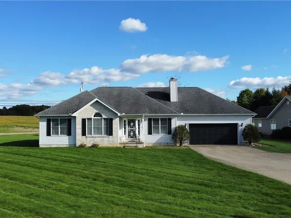 1033 Colonial Dr, Salem, OH 44460