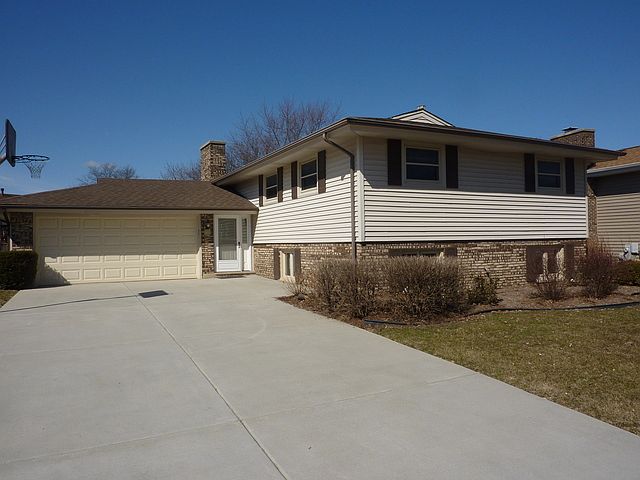 1st image of 830 Ruskin Ct
