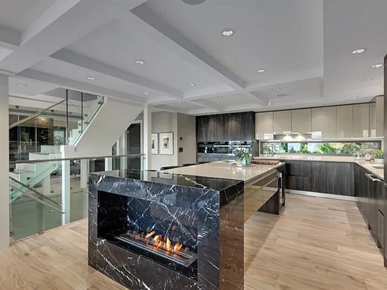 445 Mountain Dr — Photo 7