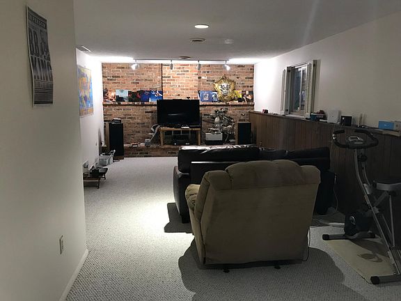 4th image of 33005 E Nimrod St