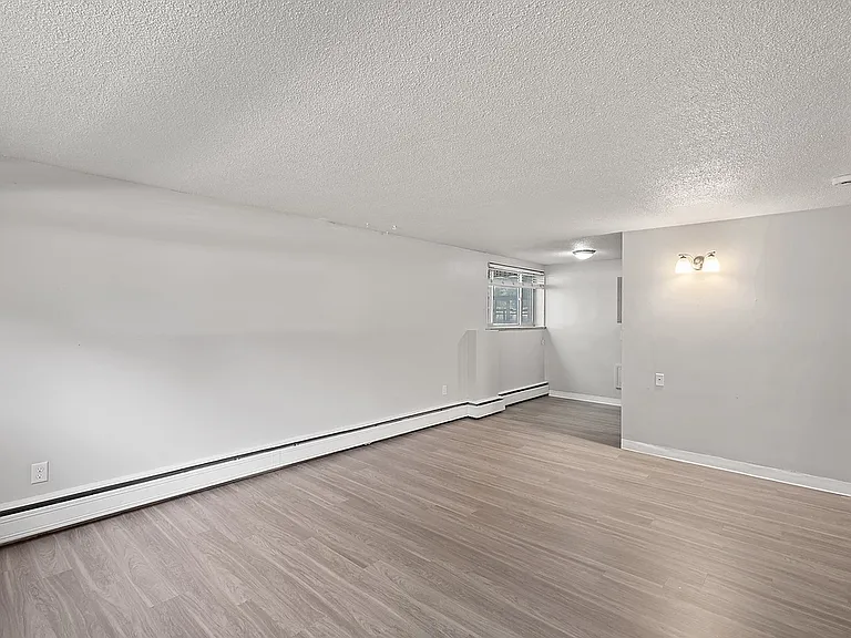 Kent Apartments — Photo 69