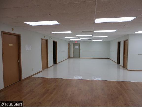 4th image of 105 4th Ave NW