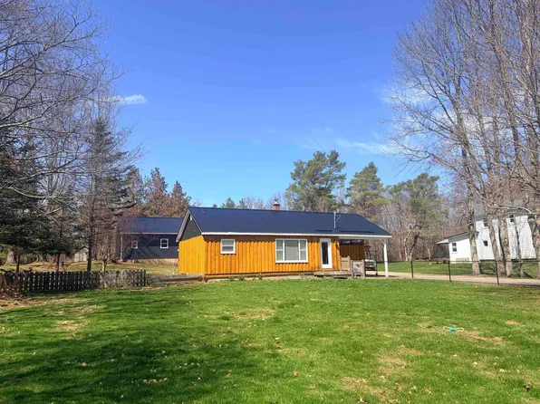 31 Pleasant St, Kings, NS B0P 1H0