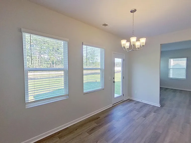 1095 Hanson Dr — Photo 9