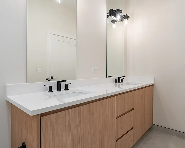 416 E 50th Pl #1W — Photo 21