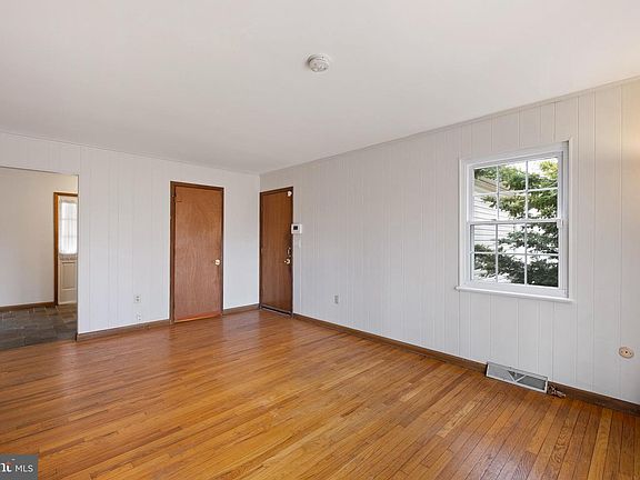 4th image of 2508 Cinder Rd