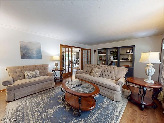 5th image of 1816 E Skyline Dr