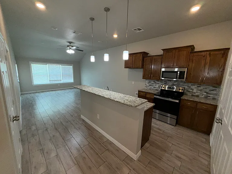 3334 Addison Way — Photo 2