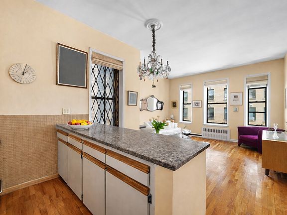 3rd image of 30 E 95th St APT 4A