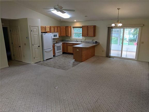 3rd image of 515 East Ave
