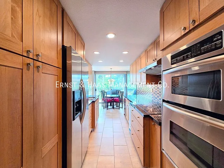 2101 E 2nd St #301 — Photo 8