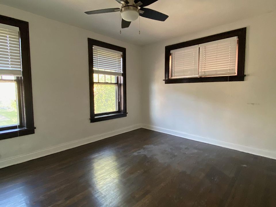Front bedroom #1