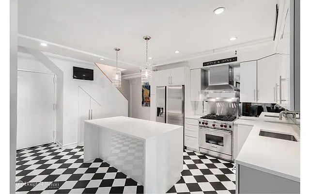 Rented by Douglas Elliman | media 13